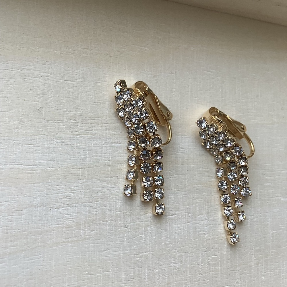 New vintage dangling crystal earrings clip on
